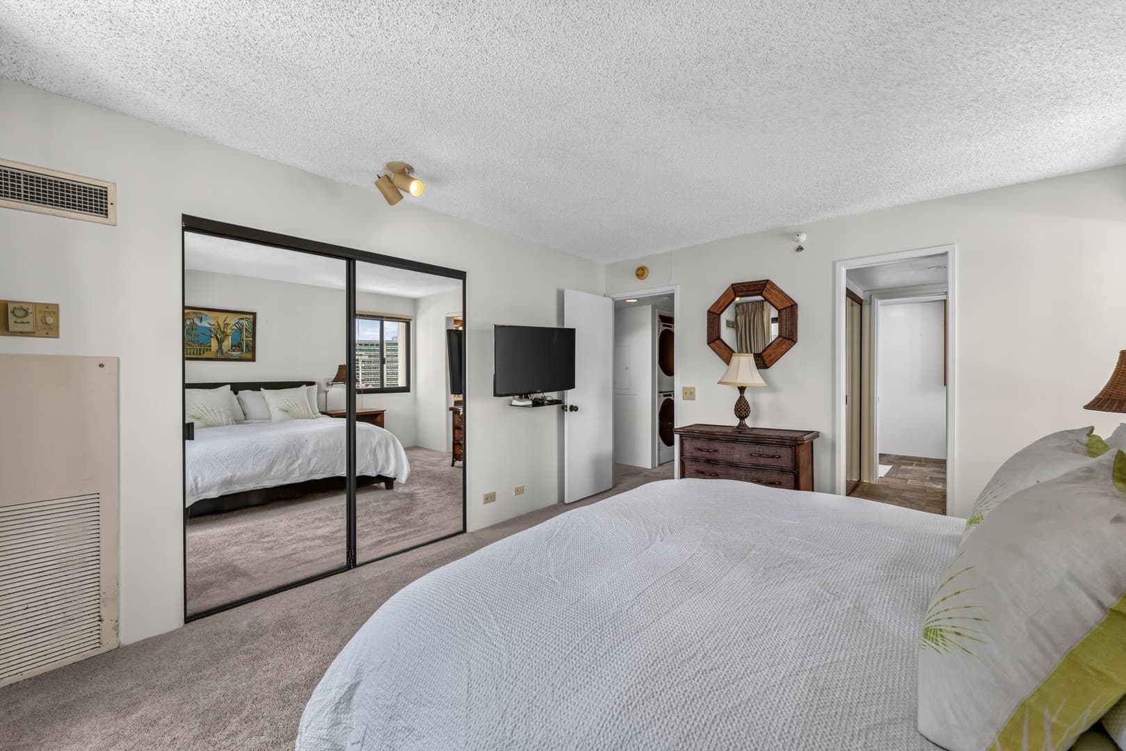 Beach Tower Suite 1904 photo 21