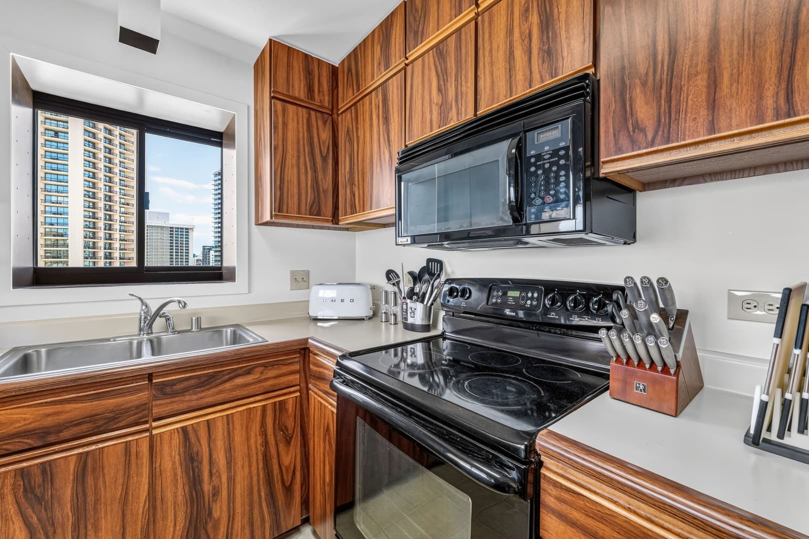 Beach Tower Suite 1904 photo 18