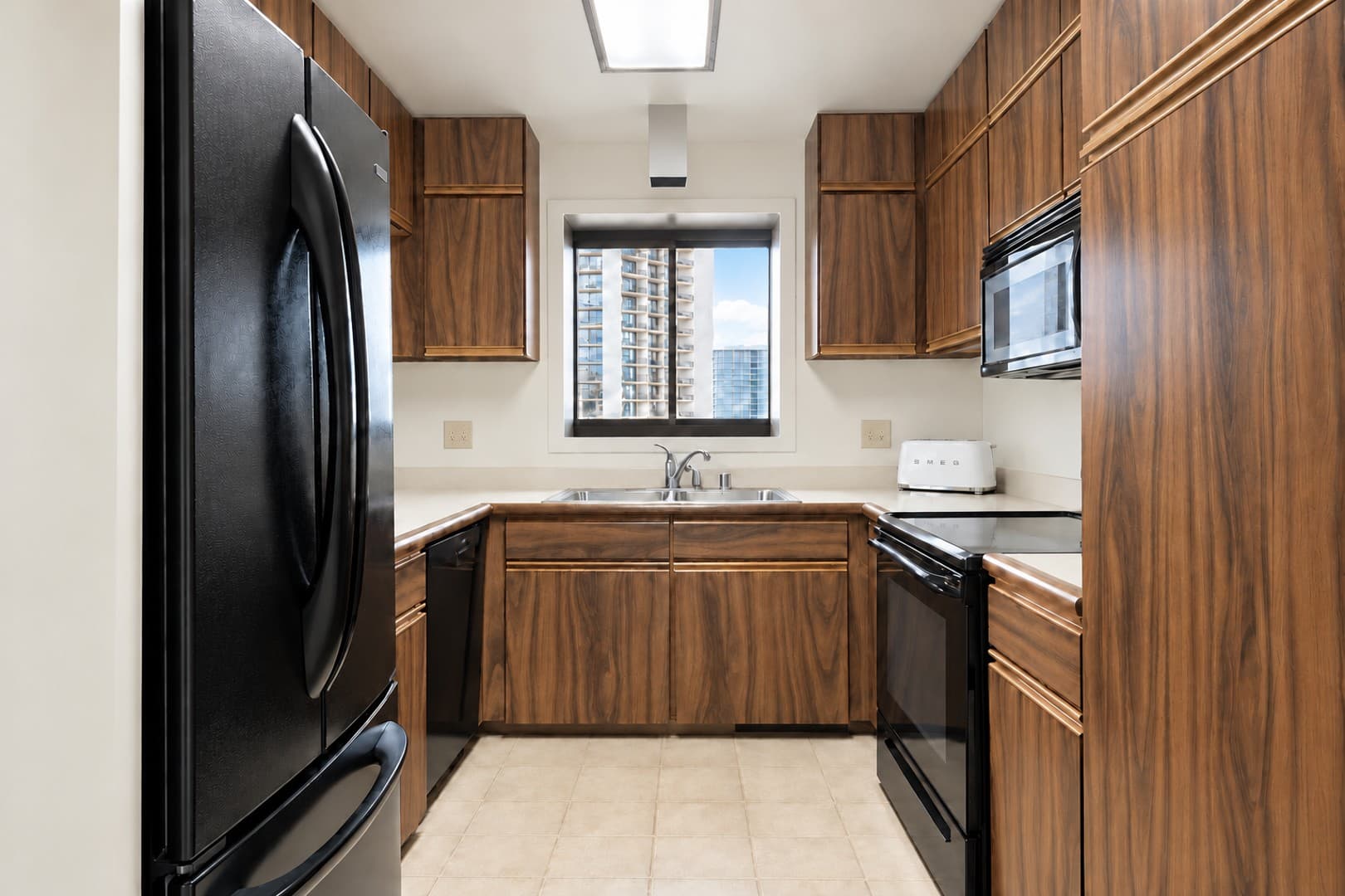 Beach Tower Suite 1904 photo 4