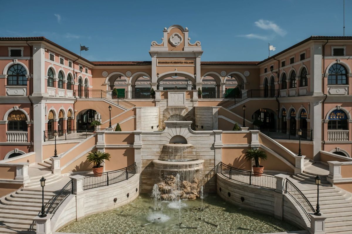Royal Hawaiian Center